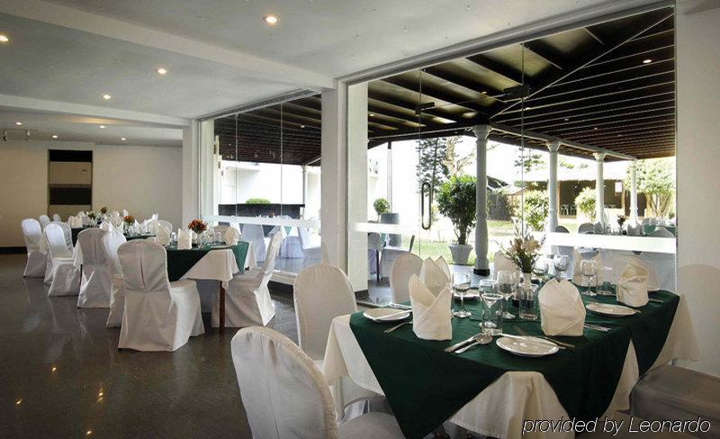 Berjaya Hotel Colombo Dehiwala-Mount Lavinia Restaurant foto
